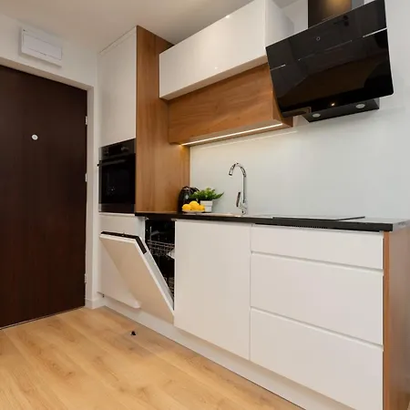 Apartment Bruna Metro Pole Mokotowskie By Renters Warsaw