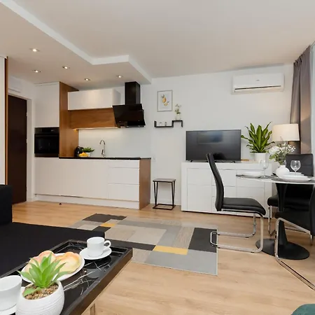 Bruna Metro Pole Mokotowskie By Renters Апартаменты