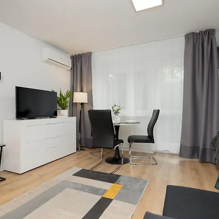 Bruna Metro Pole Mokotowskie By Renters Warszawa